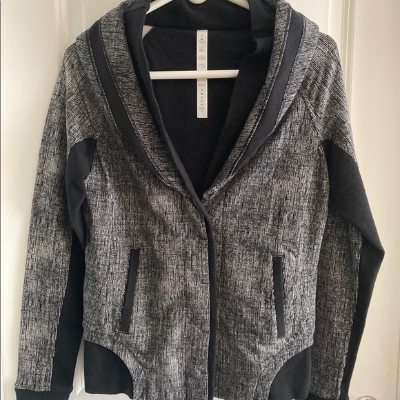 SOLD Lululemon To Class Jacket - Picture 4 of 5